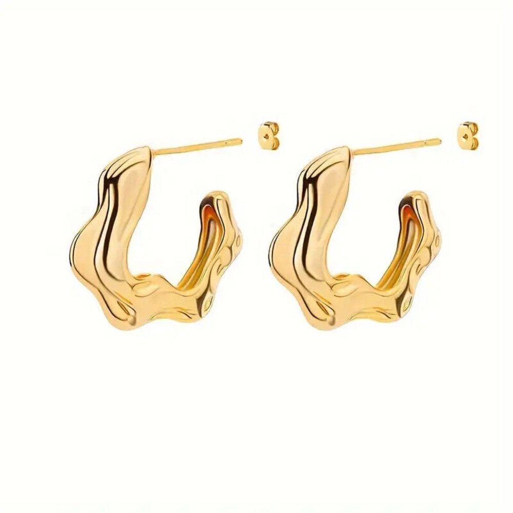 ✨✨Contemporary Gold-Toned Fluid Shape Earrings✨✨💕 - Picture 4 of 7
